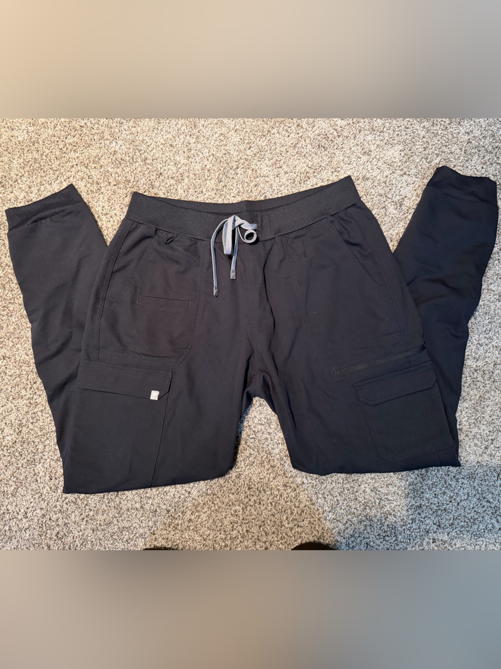 Women’s Fabletics Scrub Set - Picture 4 of 7